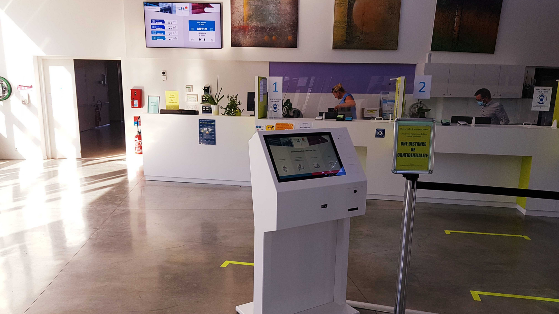 Borne tactile IMED avec lecture de carte et impression de ticket