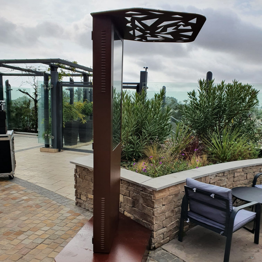 Totem tactile Outdoor pour extérieur résistant IPV7 - Centre commercial Polygone Bezier