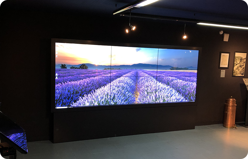 Mur digital tactile 3x2 salon événementiel pour SPIRIT