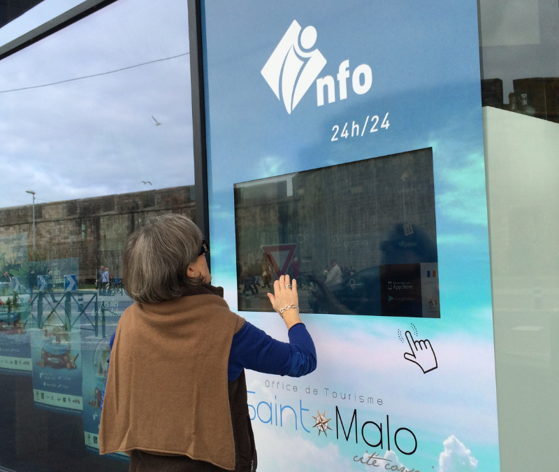 elecom-vitrine-tactile-1